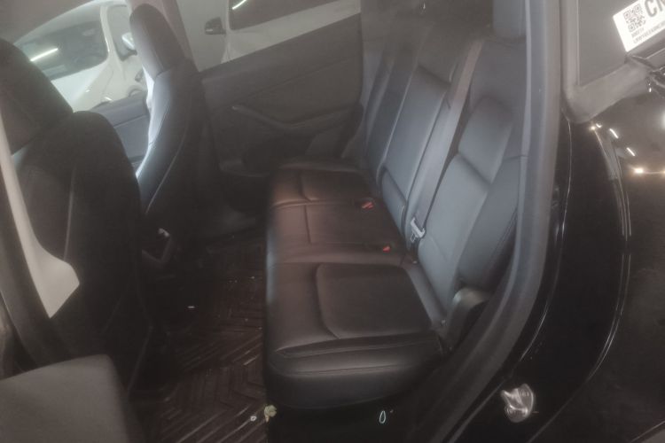 特斯拉 Model Y 2022款 长续航全轮驱动版中控内饰7004