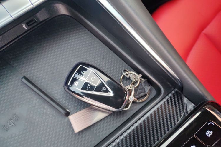 长安UNI-T 2020款 1.5T 旗舰型中控内饰7001