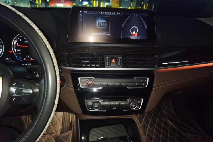 宝马X1 2020款 xDrive25Li 尊享型中控内饰16