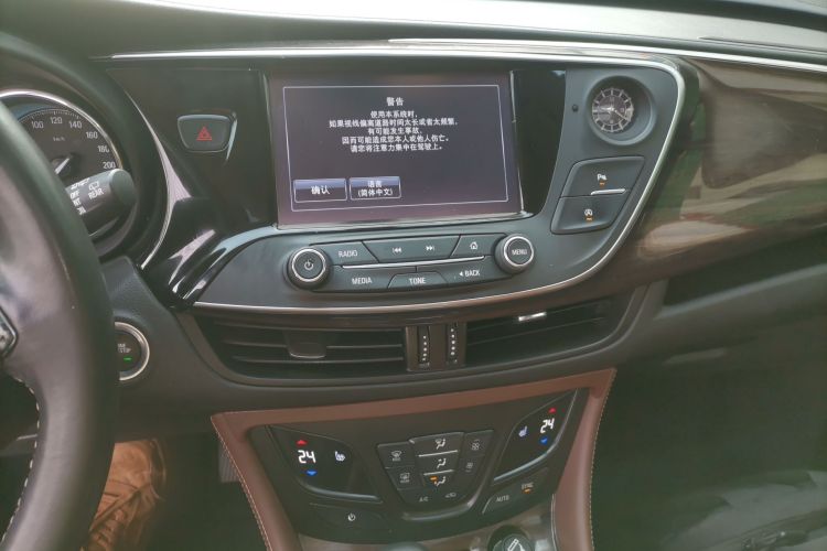 别克 昂科威 2017款 20T 两驱精英型中控内饰16