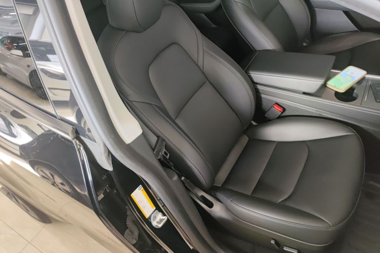 特斯拉 Model Y 2023款 长续航全轮驱动版局部细节41