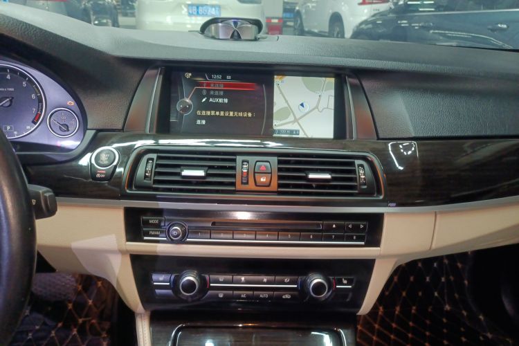 宝马5系 2014款 525Li 豪华设计套装局部细节16