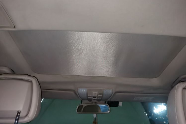 奔驰E级 2014款 E 260 L 豪华型局部细节22