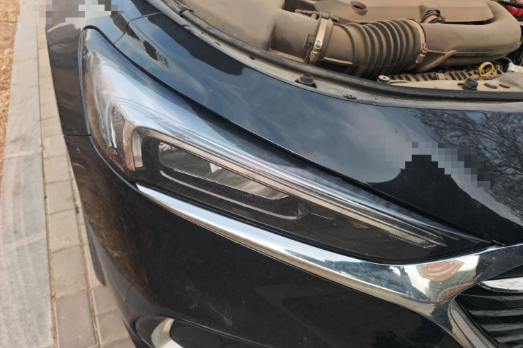 别克 君越 2021款 652T 豪华型车身外观8