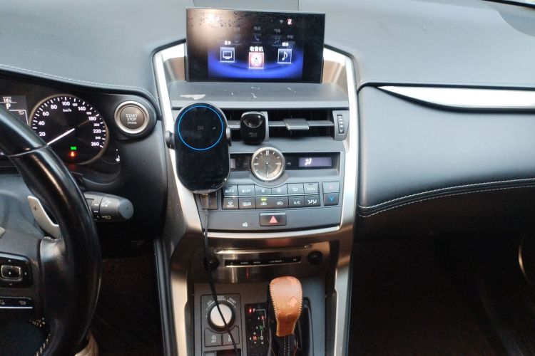 雷克萨斯NX 2015款 200t 全驱 锋尚版中控内饰16