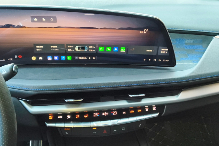 凯迪拉克XT4 2024款 28T 四驱豪华型中控内饰16