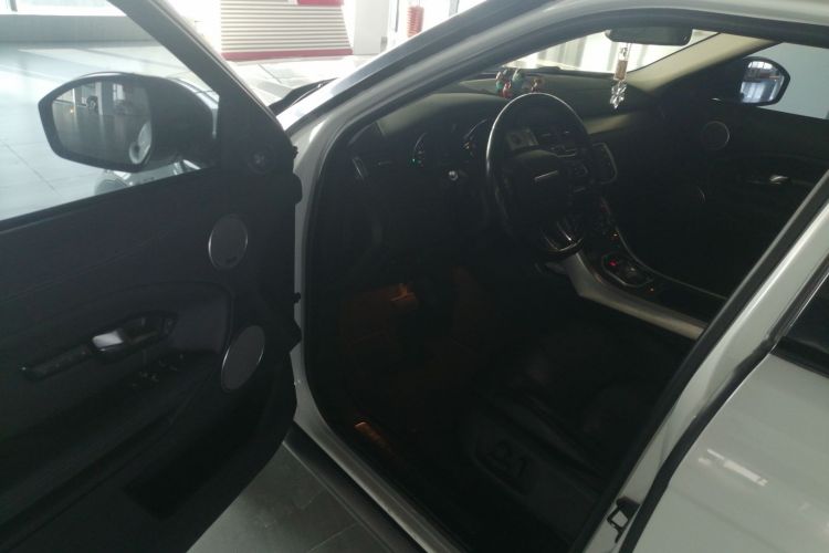 路虎 揽胜极光 2016款 2.0T SE PLUS 智享版中控内饰20