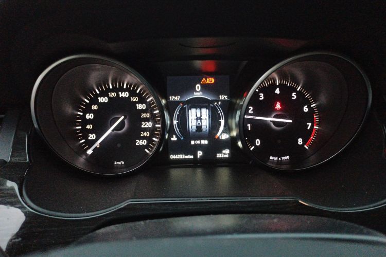 路虎 揽胜极光 2018款 240PS SE DYNAMIC 智锐版中控内饰14