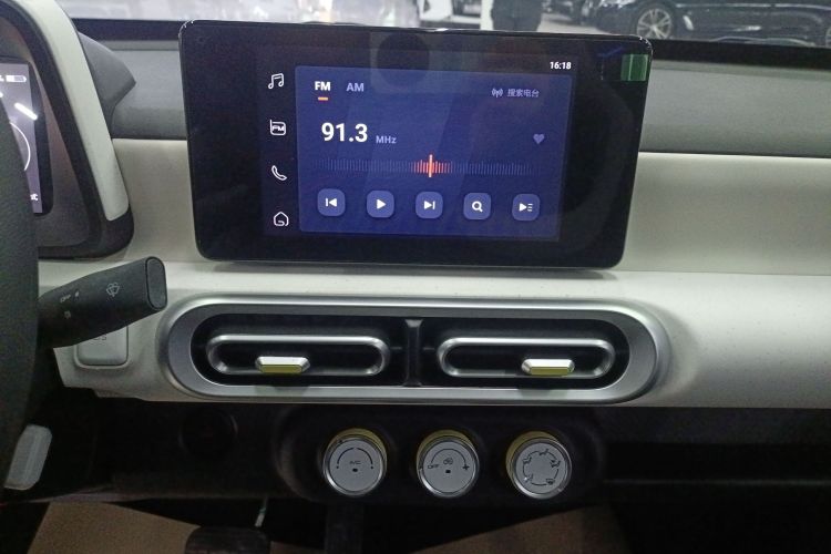 五菱汽车 宏光MINIEV 2024款 第三代 215km 进阶版中控内饰16