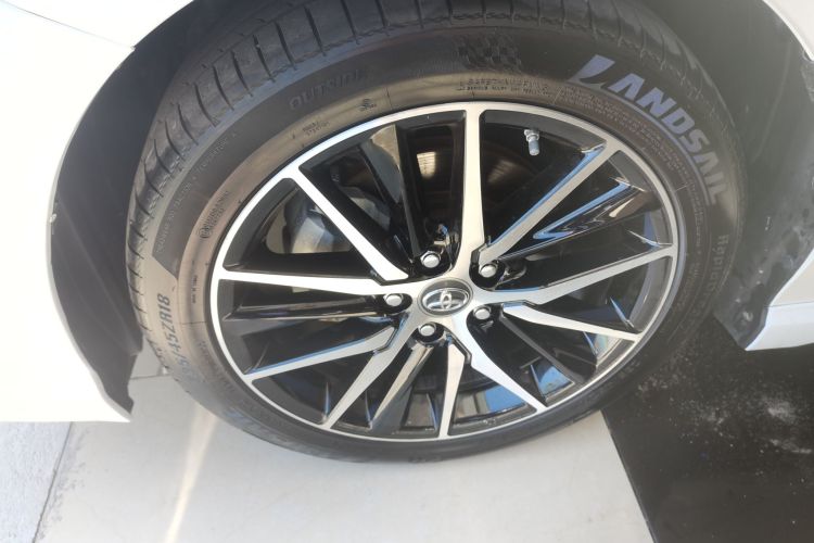 丰田 凯美瑞 2021款 2.0S 锋尚版车身外观6007