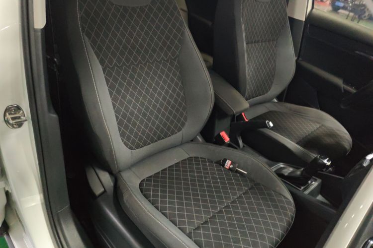 斯柯达 柯米克 2018款 1.5L 自动标准版 国VI中控内饰41