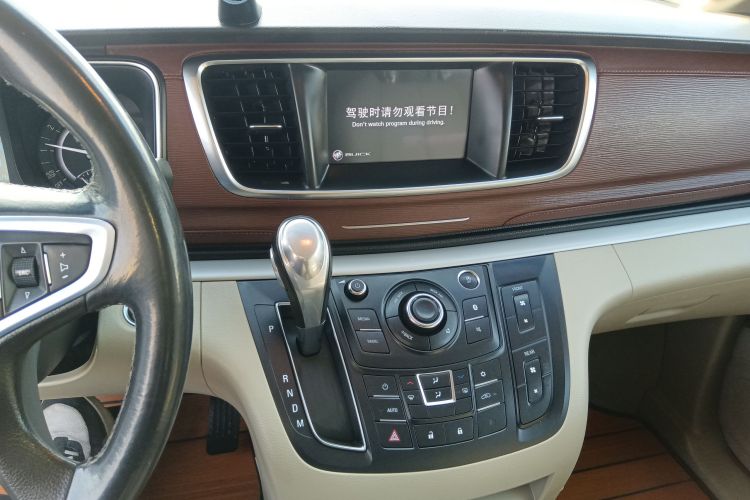 别克GL8 2018款 28T 豪华型 国VI中控内饰16