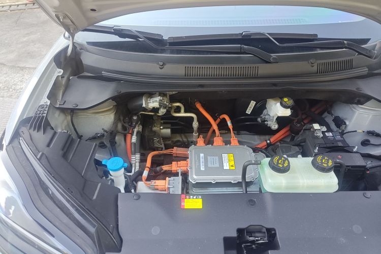 五菱汽车 五菱缤果PLUS 2024款 510km 旗舰版 四座版机舱底盘25