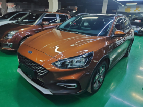 福特 福克斯Active 2020款 EcoBoost 180 自动劲潮型