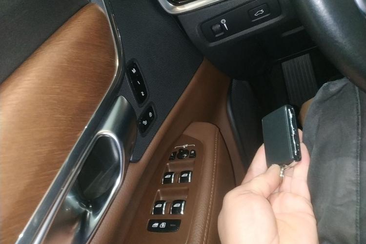 沃尔沃S90 2020款 T5 智逸豪华版中控内饰11