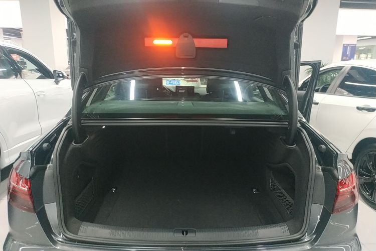 奥迪A4L 2024款 40 TFSI quattro RS套件燃速型局部细节23