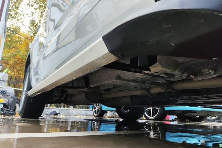 丰田 汉兰达 2017款 2.0T 两驱精英版 5座局部细节9001