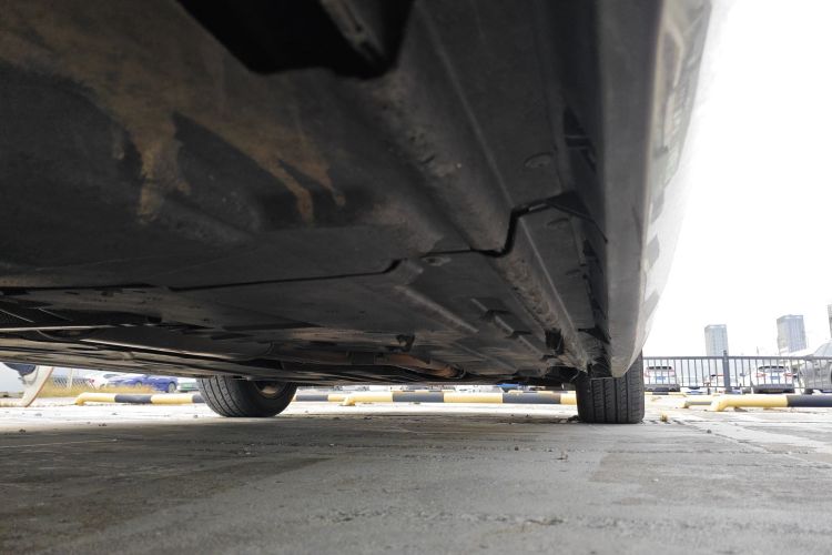 捷豹XFL 2017款 XFL 2.0T 240PS 豪华版局部细节9001