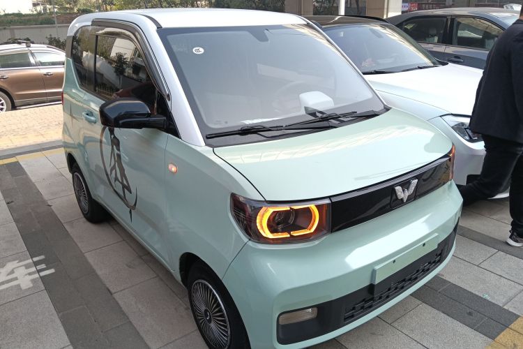 五菱汽车 宏光MINIEV 2021款 马卡龙臻享款 磷酸铁锂车身外观3