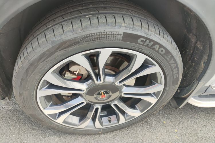 红旗HS5 2019款 2.0T 智联旗享四驱版车身外观6007