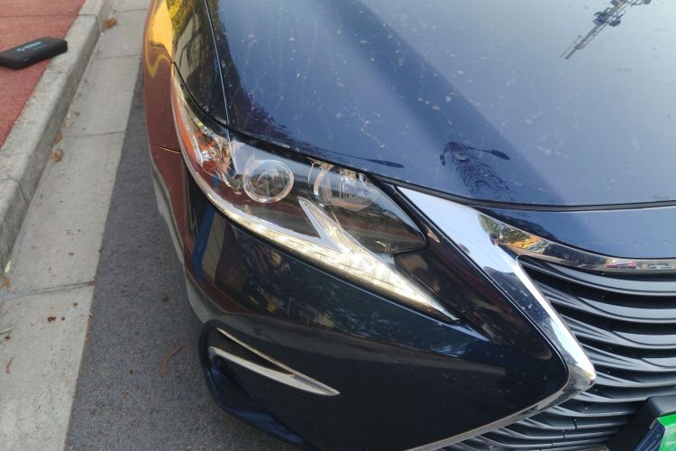 雷克萨斯ES 2015款 200 精英版车身外观8