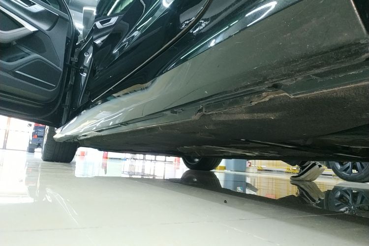 奥迪A6L 2023款 改款 55 TFSI quattro 尊享动感型局部细节9002