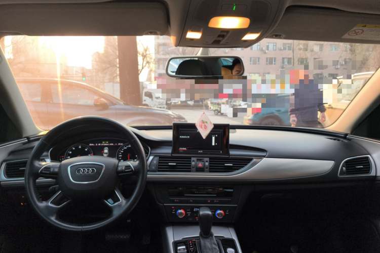 奥迪A6L 2018款 30周年年型 35 TFSI 时尚型中控内饰12