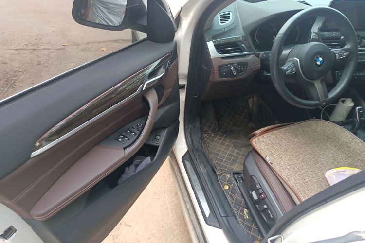 宝马X1 2020款 xDrive25Li 尊享型中控内饰20