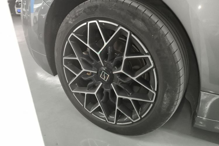 极氪001 2024款 WE版 100kWh 后驱车身外观6008