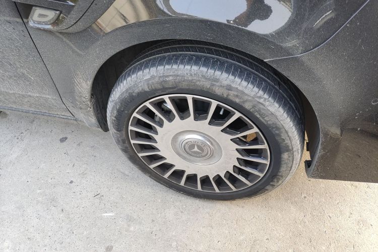 奔驰 威霆 2024款 2.0T 商务版 7座车身外观10