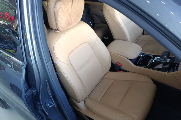 理想汽车 理想ONE 2021款 增程6座版局部细节41