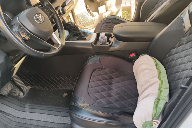 丰田 威兰达 2022款 2.0L CVT两驱豪华PLUS版中控内饰19