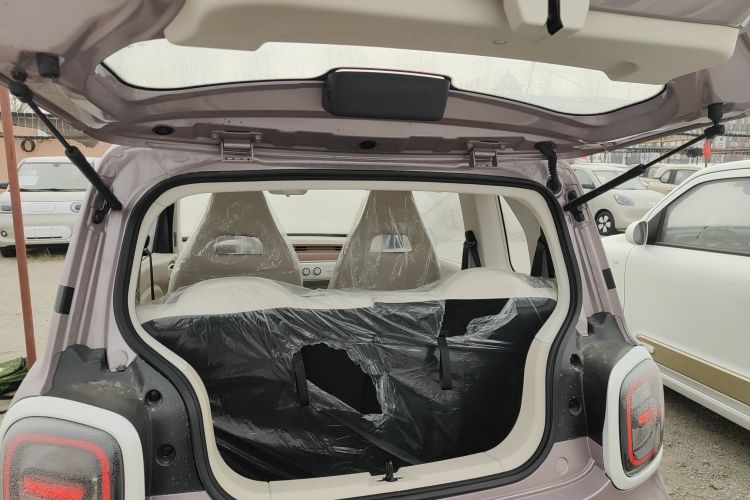 奔腾小马 2026款 222km 萌趣马 Plus机舱底盘23