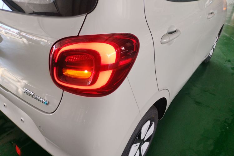 五菱汽车 宏光MINIEV 2025款 四门版 进阶款车身外观9