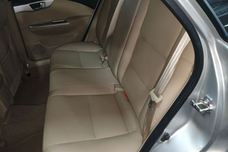 别克 凯越 2013款 1.5L 自动经典型中控内饰21