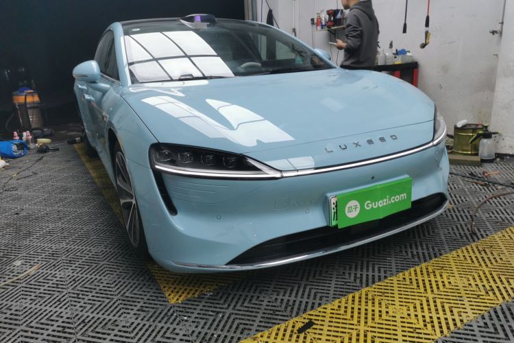 鸿蒙智行 智界S7 2025款 785km Ultra车身外观3