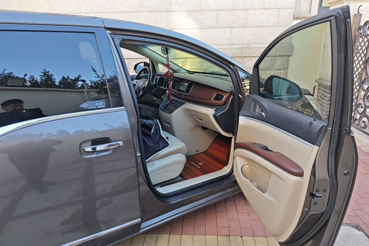 别克GL8 2014款 3.0L GT豪华商务豪雅版局部细节9005