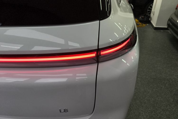 理想汽车 理想L8 2025款 Pro 智能焕新版车身外观9