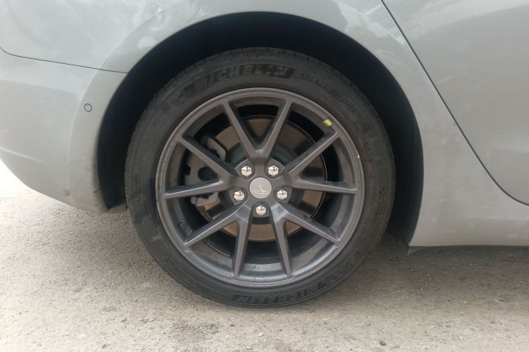 特斯拉 Model 3 2022款 后轮驱动版车身外观6008