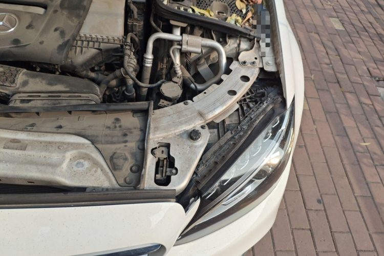 奔驰C级 2018款 C 200 L 运动版局部细节9007