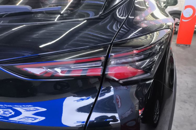 长安UNI-T 2020款 1.5T 旗舰型车身外观6006