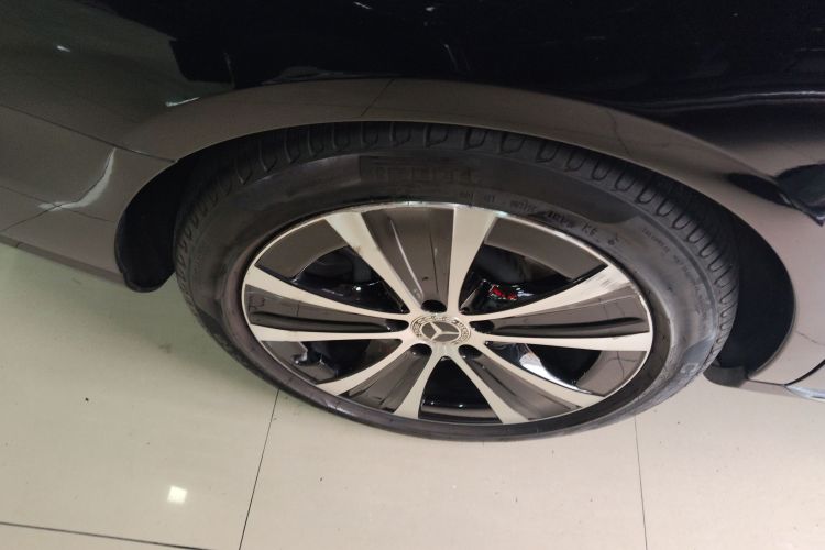 奔驰E级新能源 2022款 改款 E 350 e L 插电式混合动力运动轿车车身外观6008