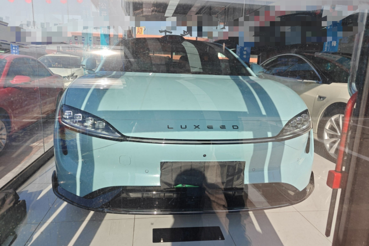 鸿蒙智行 智界S7 2025款 785km Ultra车身外观2