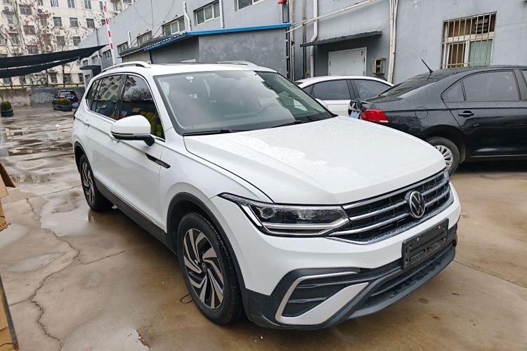 大众 途观L 2024款 300TSI 自动两驱智享版车身外观3