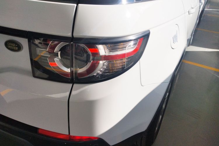 路虎 发现神行 2018款 240PS SE版车身外观9