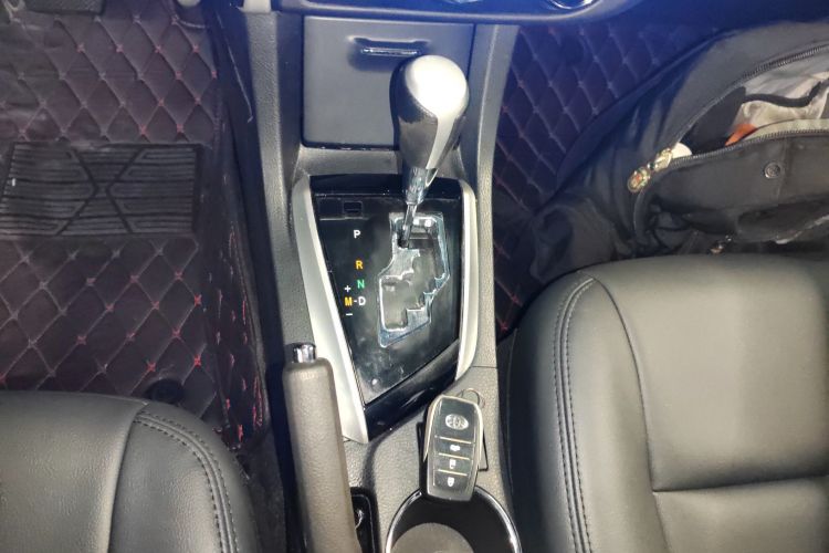 丰田 卡罗拉 2017款 改款 1.2T S-CVT GL局部细节18