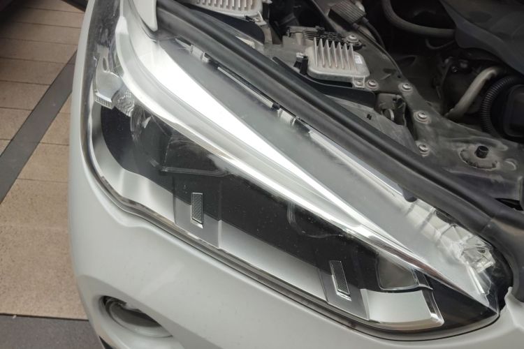 宝马X1 2016款 sDrive18Li 尊享型车身外观8