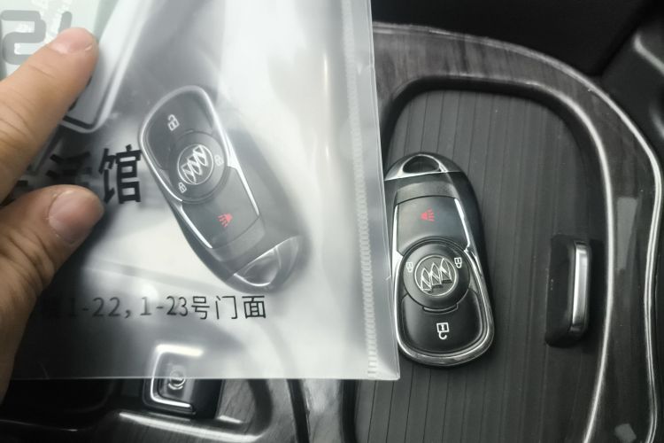 别克 昂科威 2020款 20T 两驱领先型中控内饰11