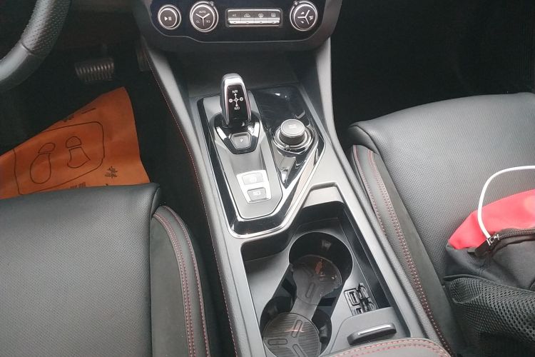 领克03 2019款 1.5TD DCT劲Pro版 国VI中控内饰18