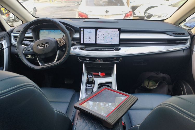 吉利汽车 2023款 嘉际L 1.5TD DCT豪华型中控内饰12